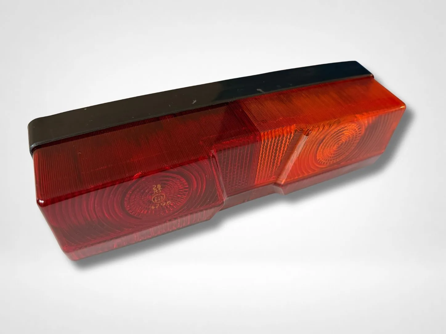 3-Kammer-Rückleuchte rechts für Eriba Touring – 12 V